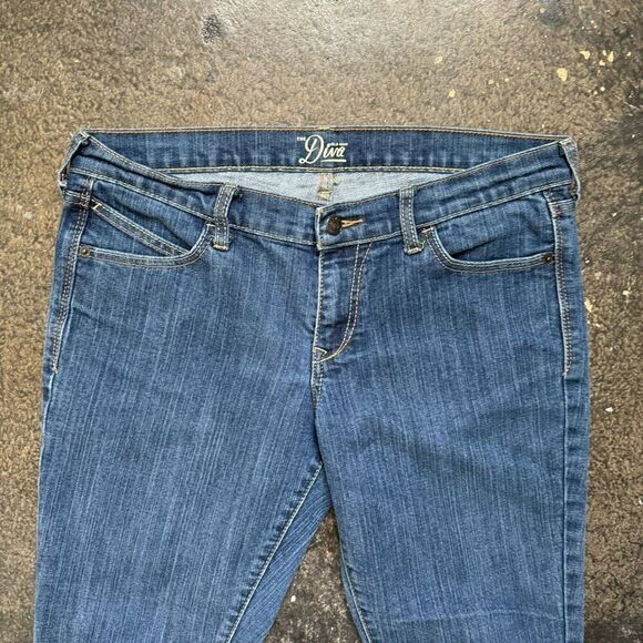 Old Navy “The Diva” Women’s Jeans Cotton Blend Size 12 Regular Small Rips - Picture 3 of 12
